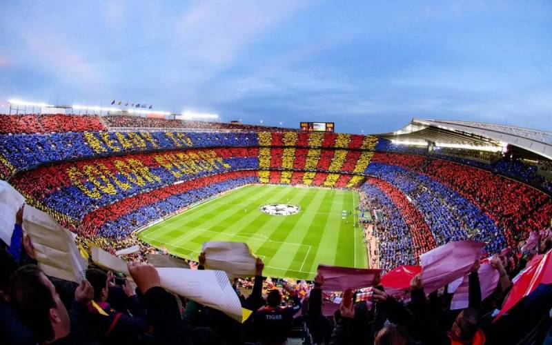 Camp Nou - 99,354 chỗ ngồi