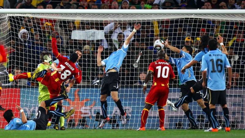 Hành động của Luís Suárez tại FIFA World Cup 2010
